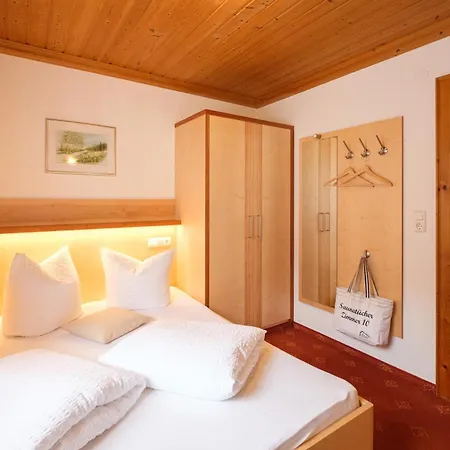 Garni Dias - Silvretta Card Premium Inklusive Oda ve Kahvaltı