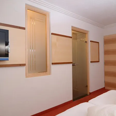 Garni Dias - Silvretta Card Premium Inklusive Oda ve Kahvaltı 4*