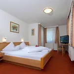 Garni Dias