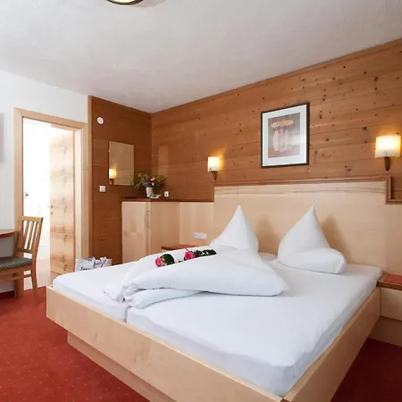 Garni Dias 住宿加早餐酒店 卡普尔