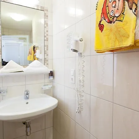 住宿加早餐酒店 Garni Dias 4*