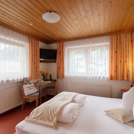 住宿加早餐酒店 Garni Dias 4*