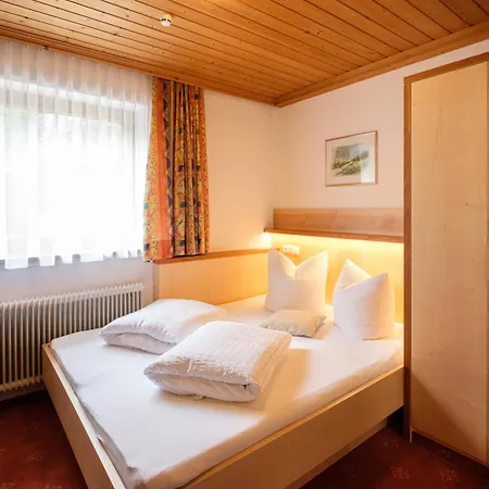 Garni Dias 住宿加早餐酒店 卡普尔