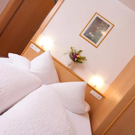 Garni Dias 住宿加早餐酒店 卡普尔