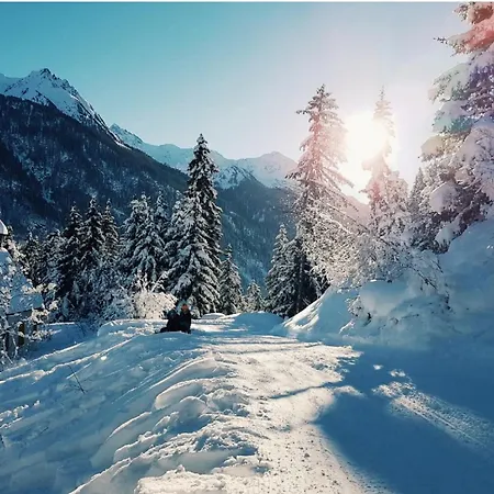 Garni Dias 住宿加早餐酒店 4*