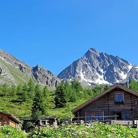 Garni Dias 卡普尔